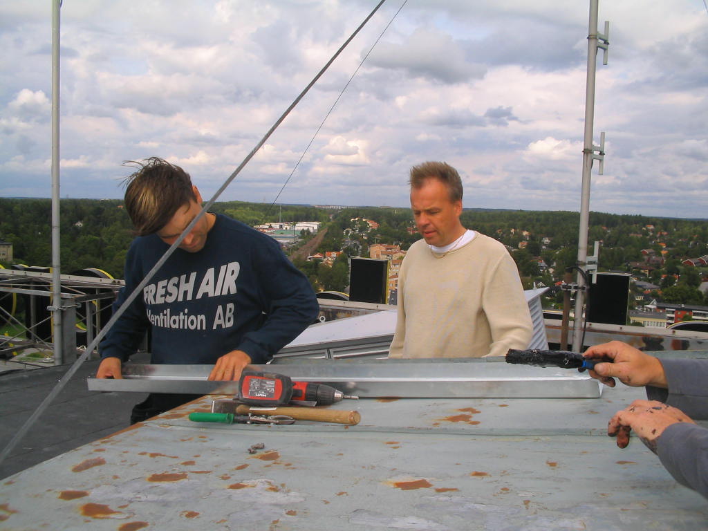 Fresh Air tidiga år – montörer på tak